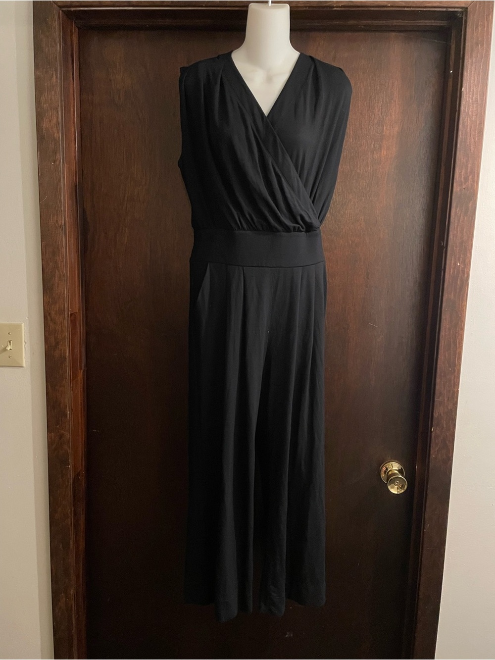Cabi Brand Women's Medium Black Downtown Jumpsuit Cropped Leg - Picture 4 of 4